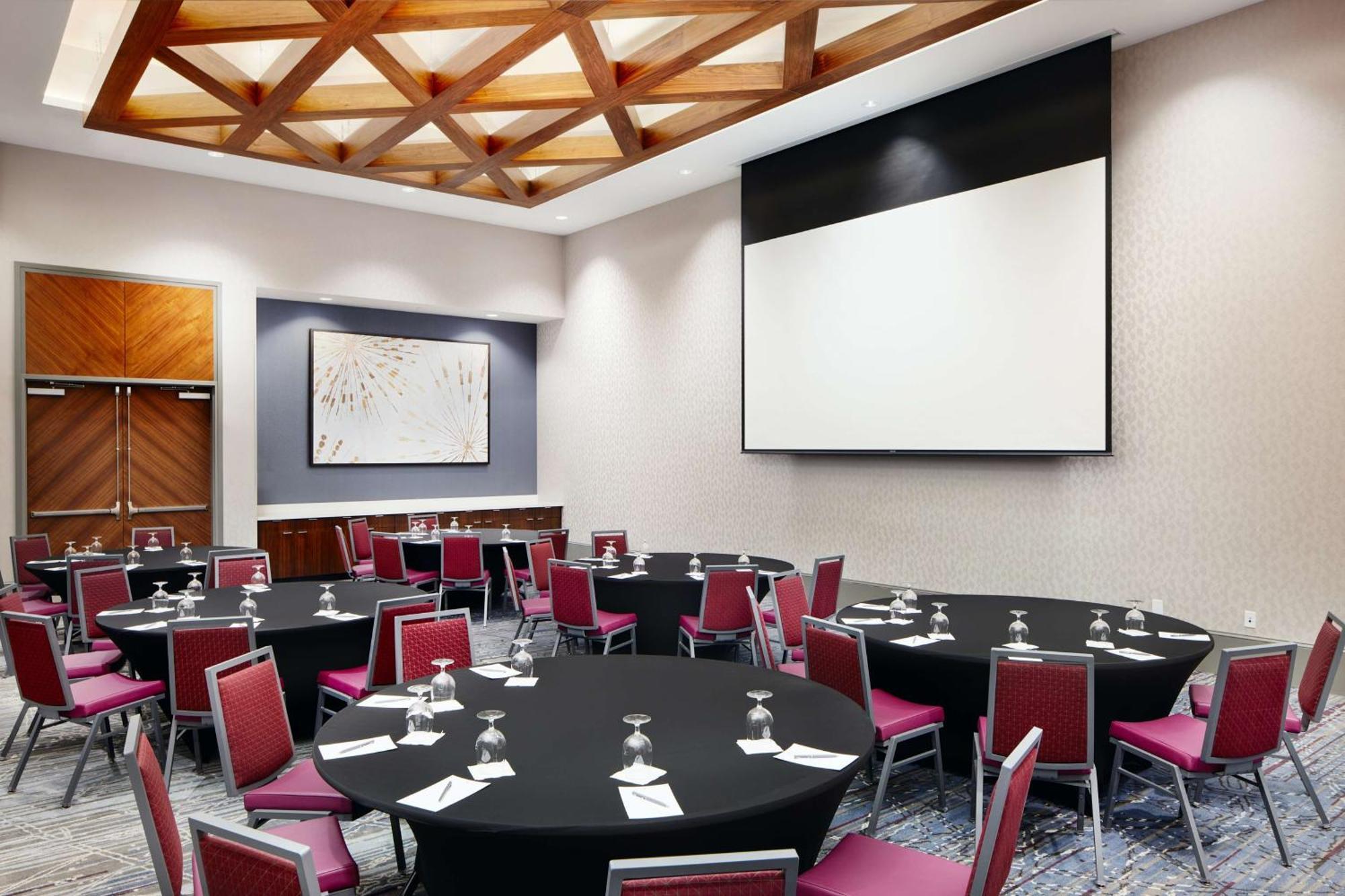 Embassy Suites By Hilton Atlanta Airport North Hapeville المظهر الخارجي الصورة