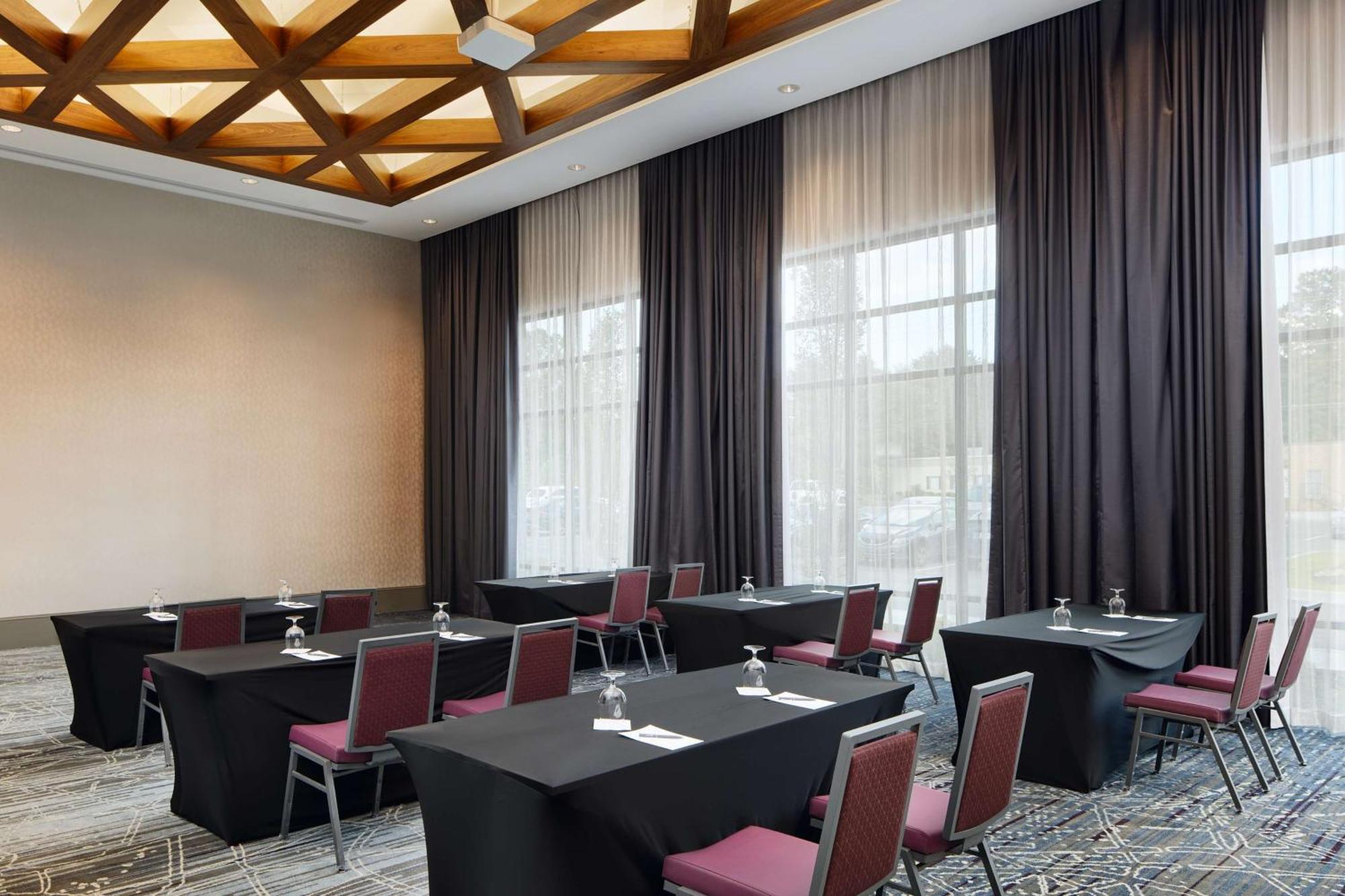 Embassy Suites By Hilton Atlanta Airport North Hapeville المظهر الخارجي الصورة
